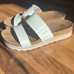White Reef Women's Cushion Vista Hi Sandals
